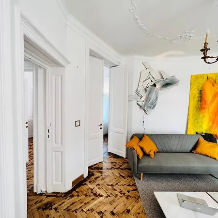 Апартаменти Sada Art Gallery *